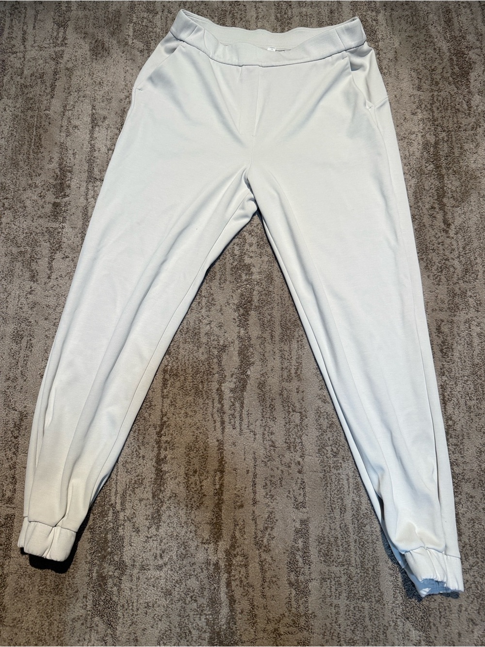 lululemon Soft Streme creme Athletic jogger size 10